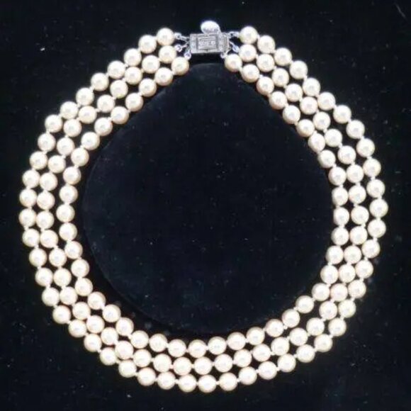 Franklin Mint Jackie Kennedy Triple Strand Pearl Necklace With CZ Clasp - Picture 14 of 16